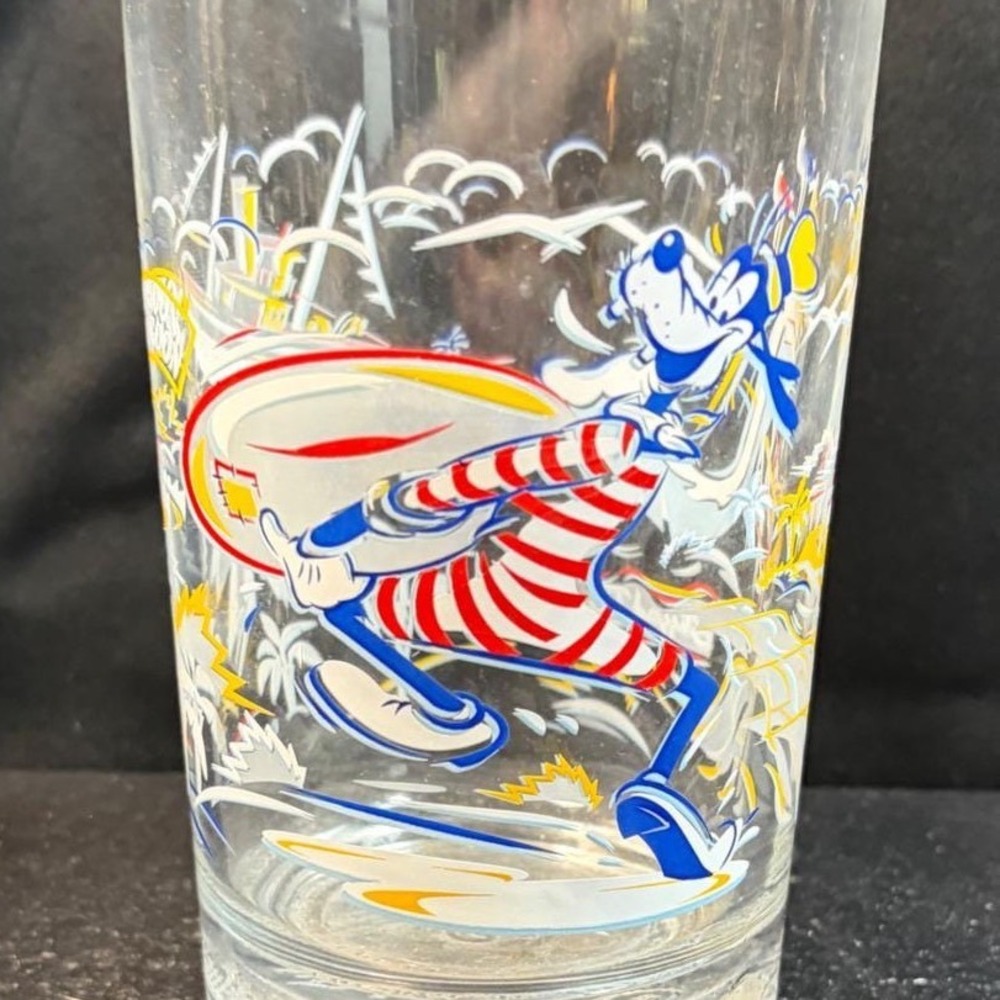 Walt Disney World 25th Anniversary Glass Goofy Typhoon Lagoon Blizzard Beach 5in